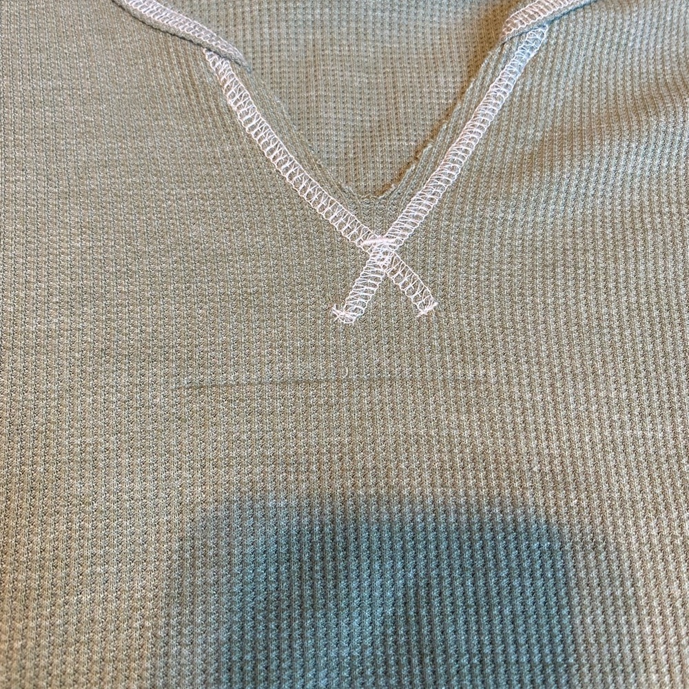 AMERICAN EAGLE CROPPED HENLEY SHIRT - Picture 3 of 3